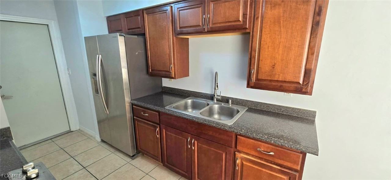 2251 E 10th St - Photo 5 of 12