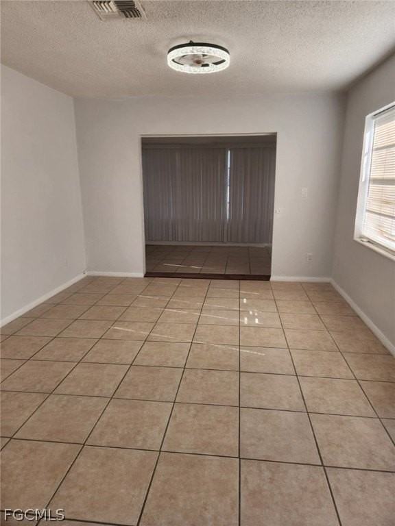 2251 E 10th St - Photo 6 of 12