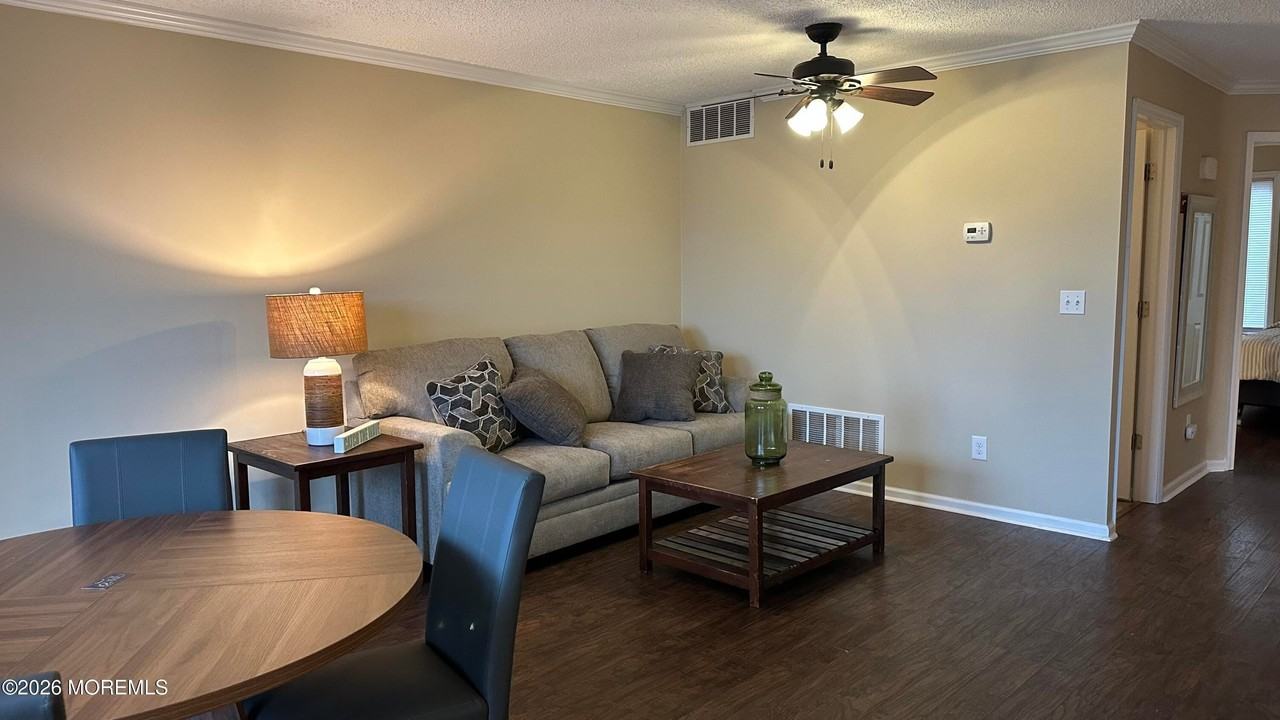 1820 E Pennsylvania Ave #7 - Photo 3 of 19