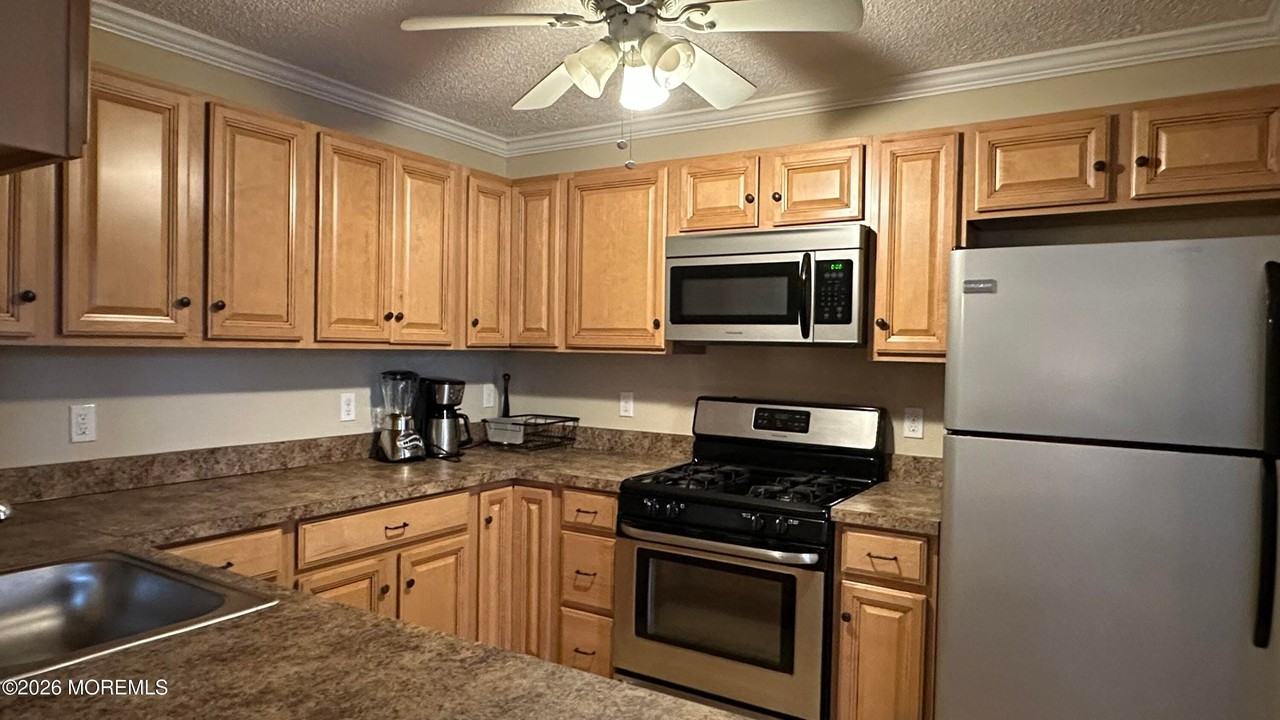 1820 E Pennsylvania Ave #7 - Photo 5 of 19