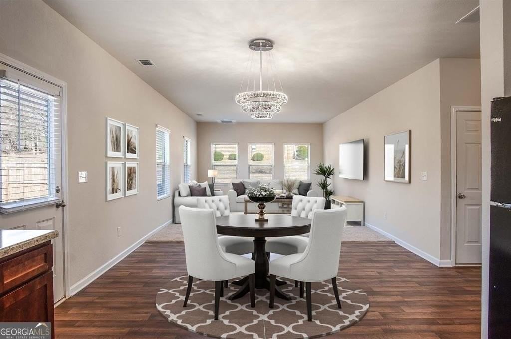 700 Fitzroy Drive - Photo 2 of 13