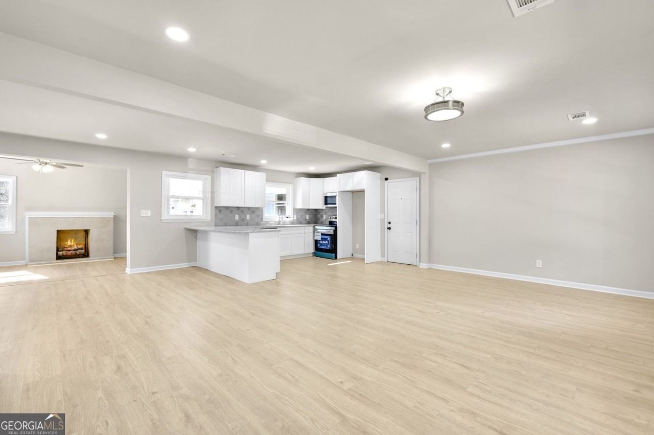 1963 Shepherd Cir Sw - Photo 4 of 40