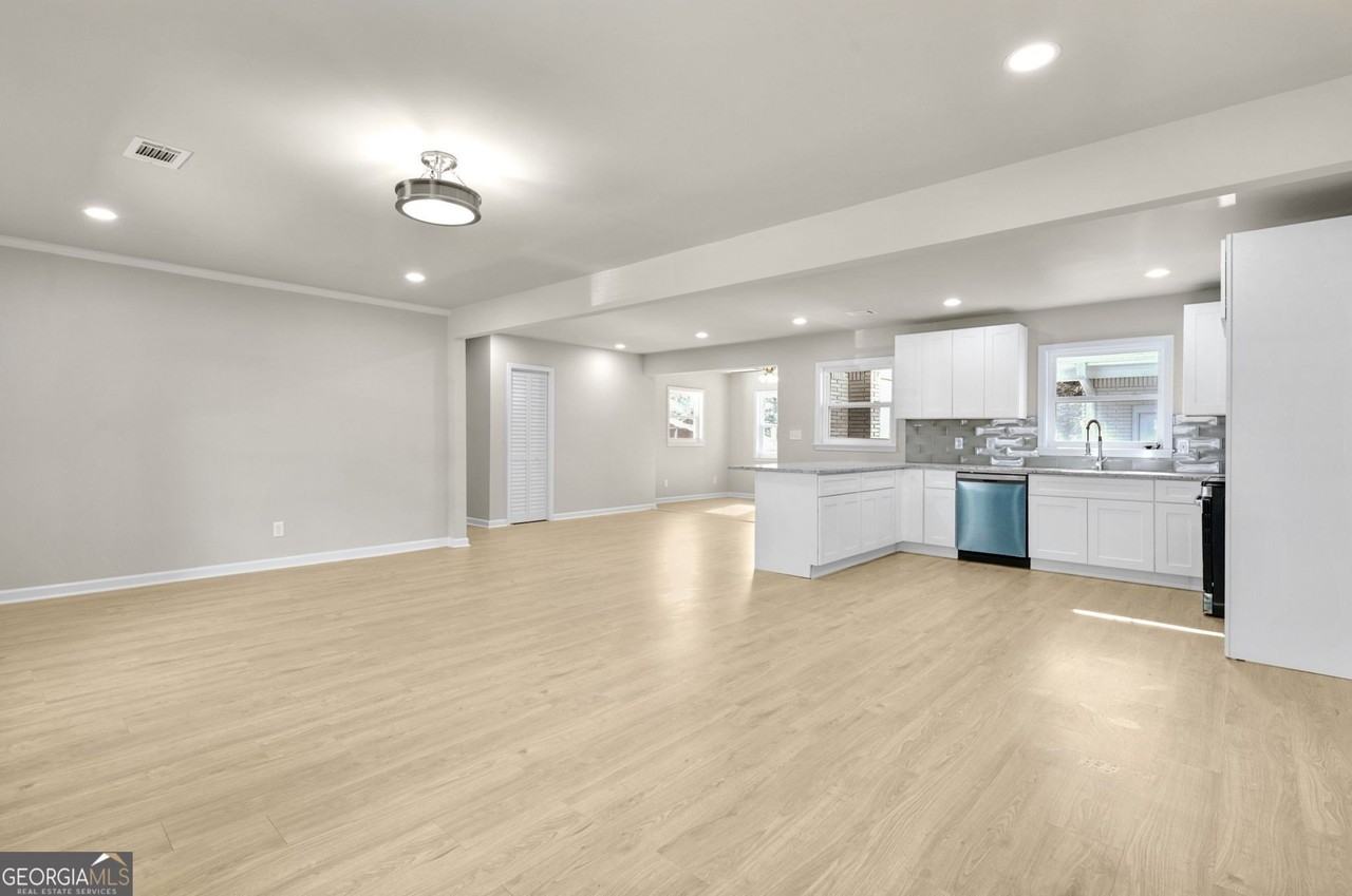 1963 Shepherd Cir Sw - Photo 7 of 40