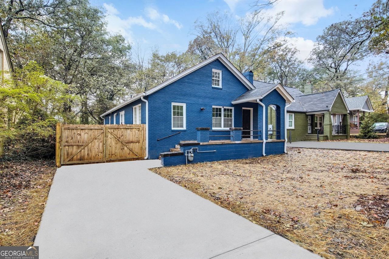 1967 Browns Mill Rd Se - Photo 3 of 35