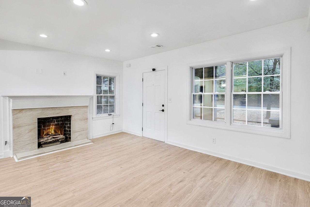 1967 Browns Mill Rd Se - Photo 7 of 35