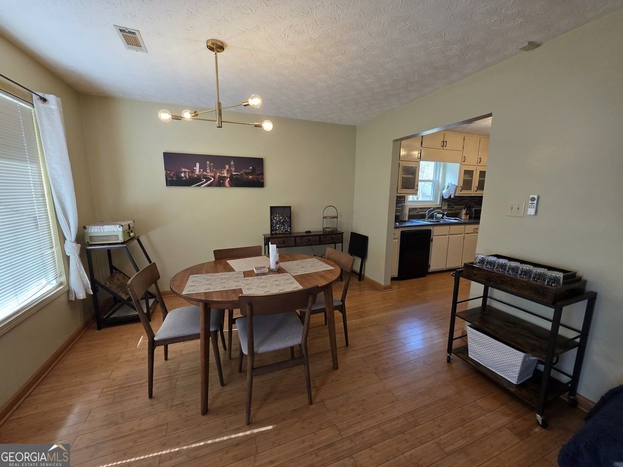 520 Cornwallis Way - Photo 6 of 15