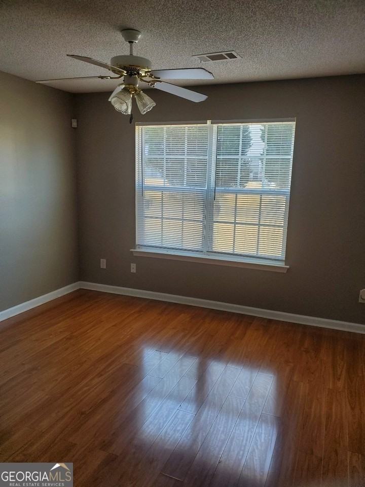 7247 Georges Way - Photo 4 of 16