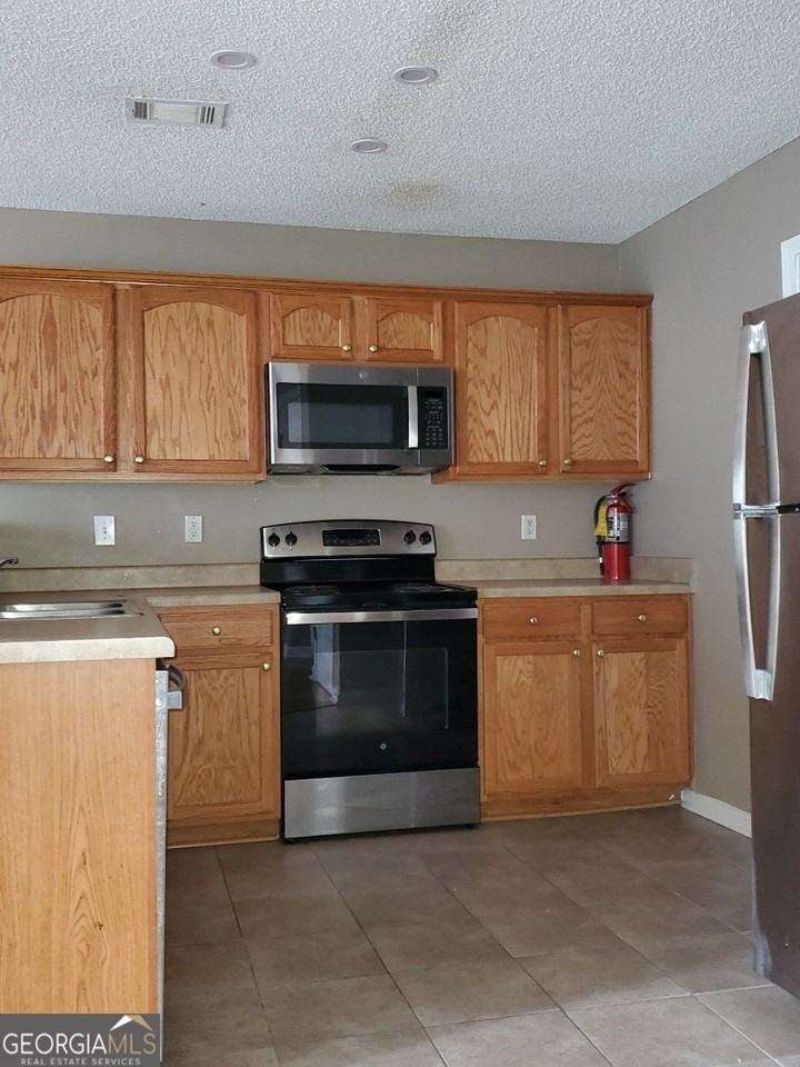 7247 Georges Way - Photo 5 of 16