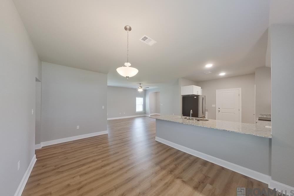 13736 Willowmore Dr - Photo 5 of 18