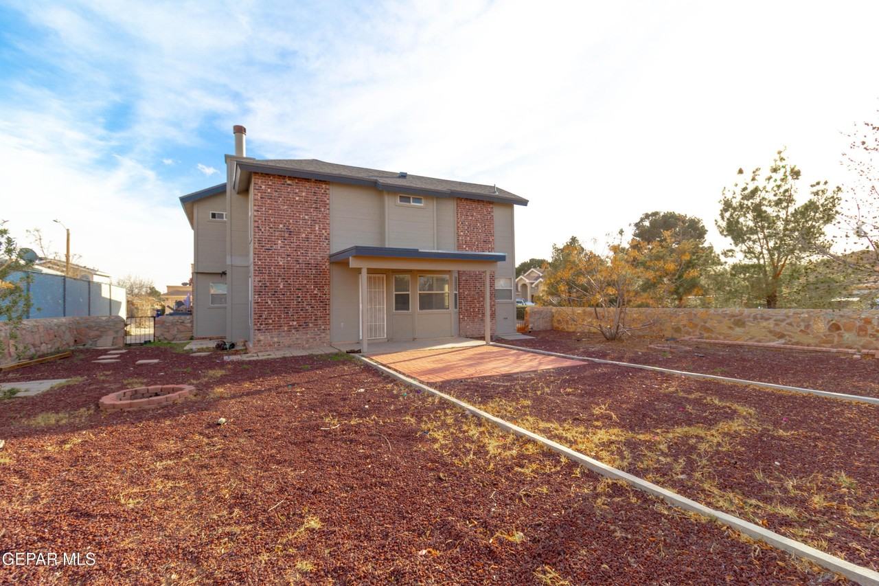 12029 Crown Woods Ct - Photo 5 of 46