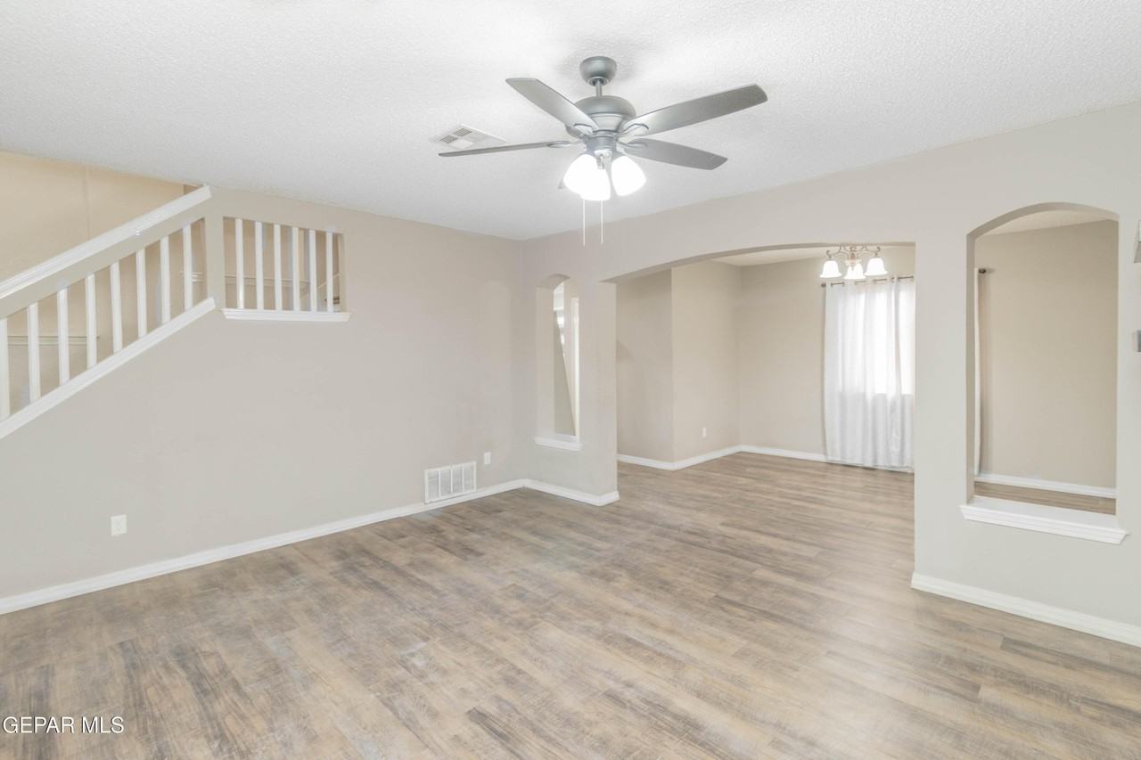 3313 Crown Hill Pl - Photo 2 of 44