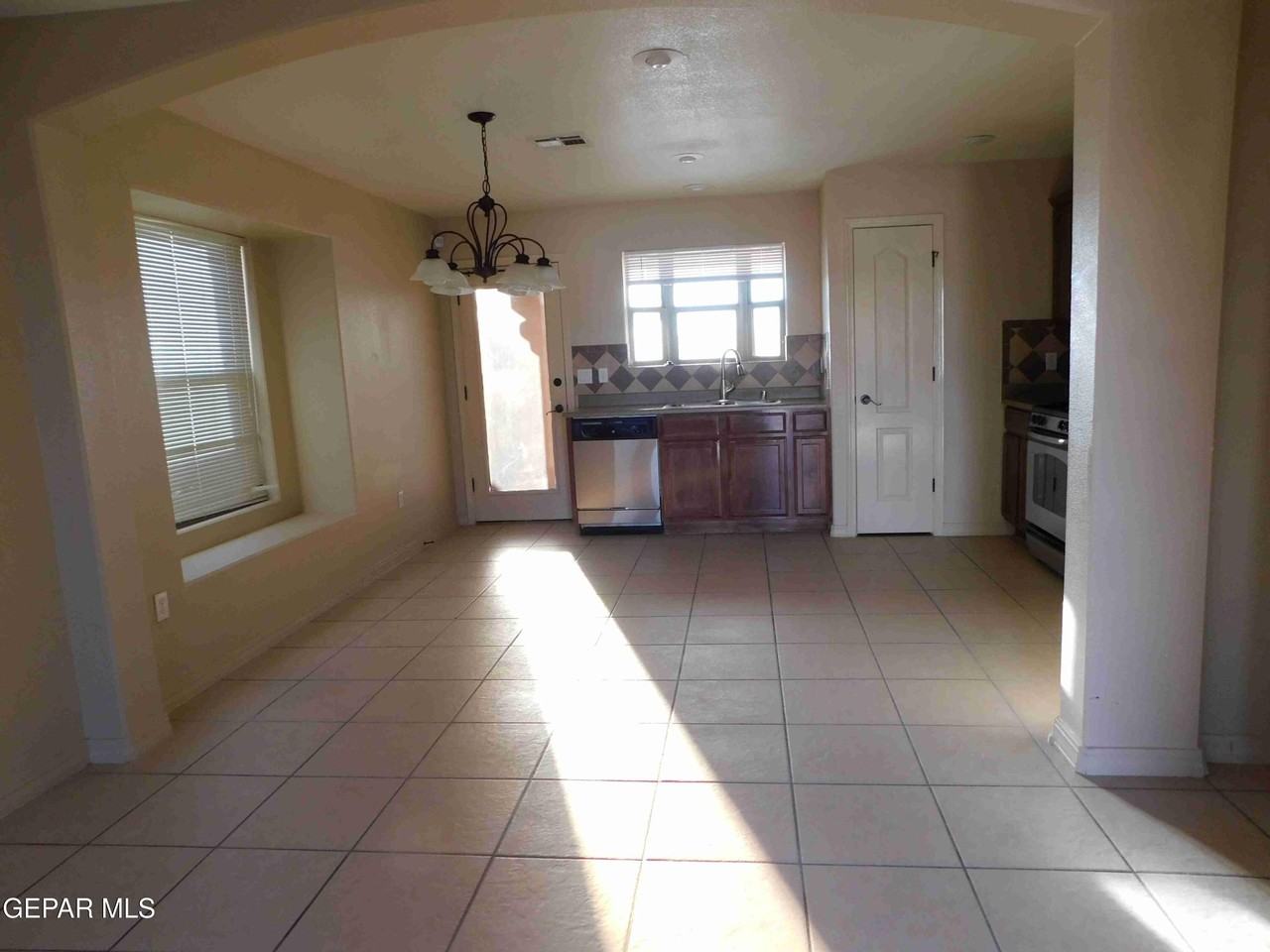 4529 Hugo Reyes Dr - Photo 3 of 28