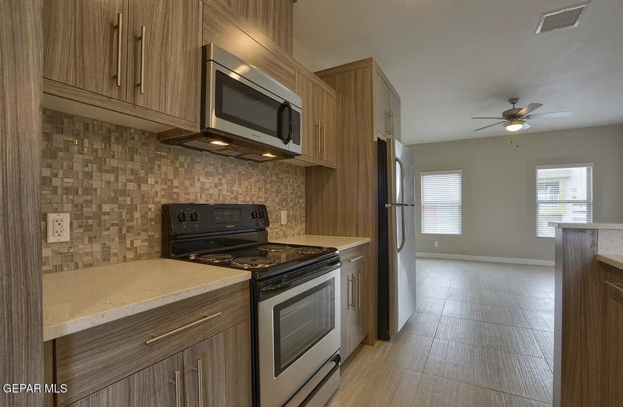 410 Thorn Ave #B11 - Photo 6 of 39