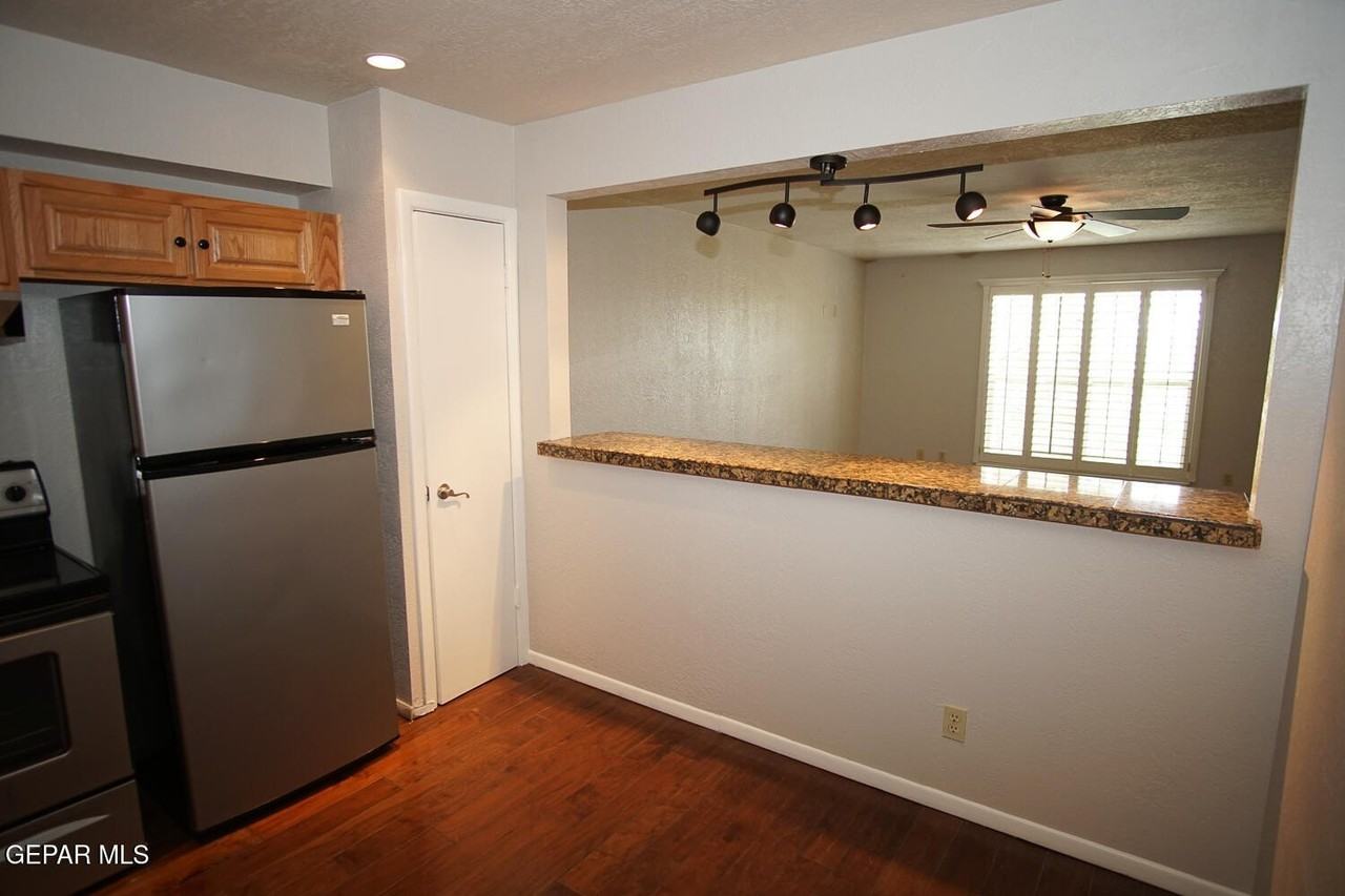 4433 N Stanton St Apt 212 - Photo 5 of 26