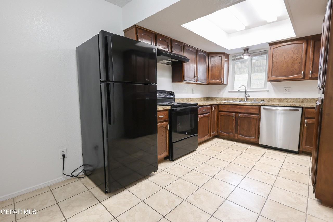 11617 Soberana Ln Unit A - Photo 5 of 20