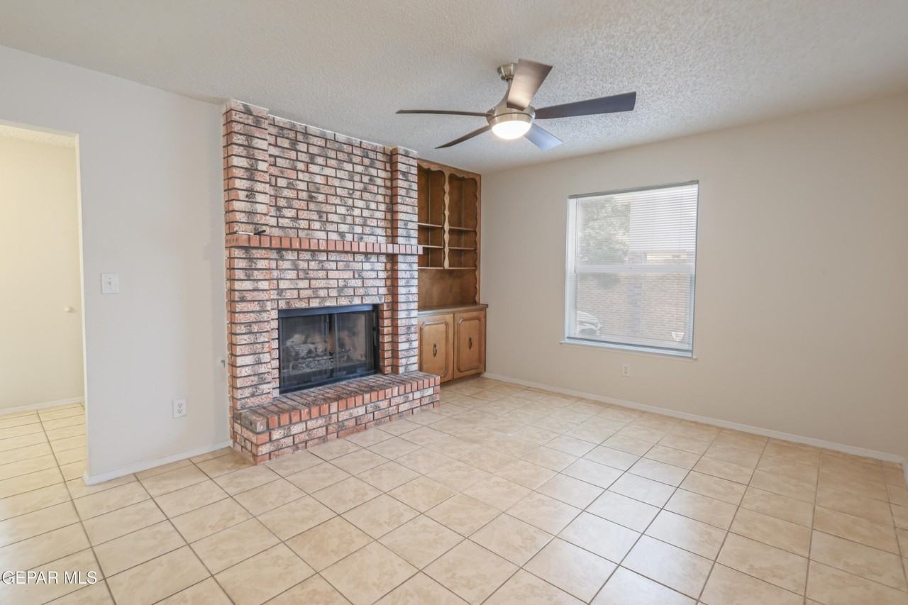 11617 Soberana Ln Unit A - Photo 7 of 20