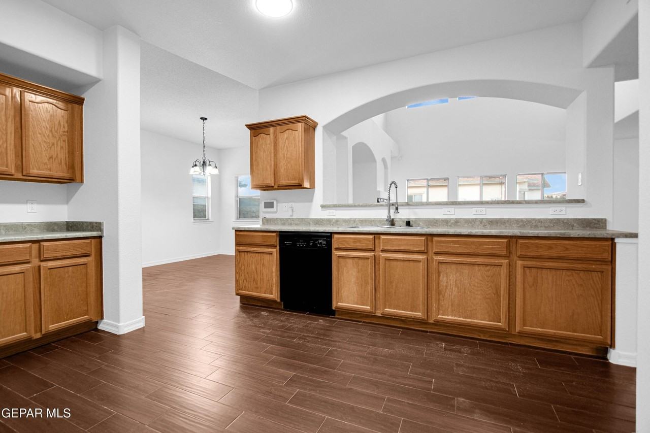 7085 Century Plant Dr - Photo 6 of 23