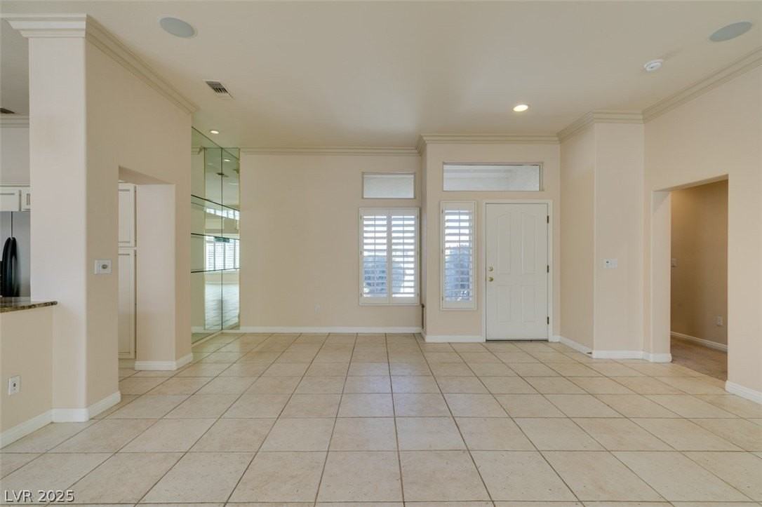 10041 Woodhouse Dr - Photo 7 of 45