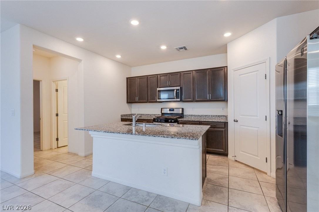 9858 W Meranto Ave - Photo 5 of 34