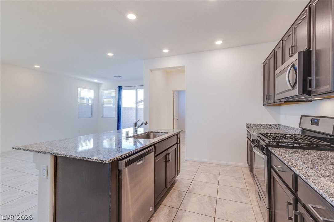 9858 W Meranto Ave - Photo 7 of 34