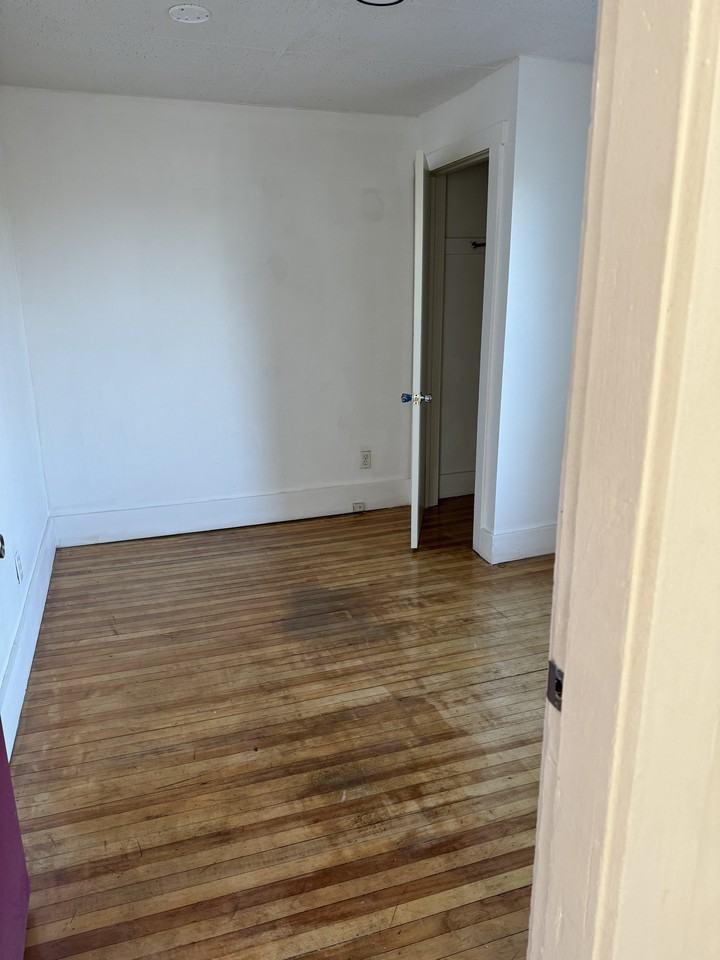 270 S Main St #3 - Photo 5 of 8