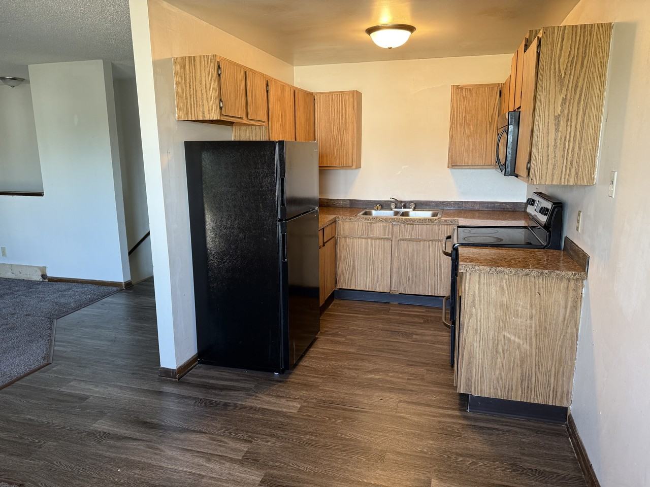 335 Oxford Ct #3 - Photo 3 of 9