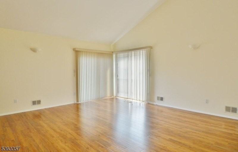 250 Ridgedale Ave #E6 - Photo 7 of 25