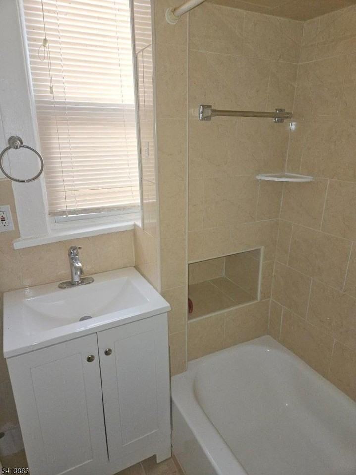 63 Hammond Ave #3 - Photo 5 of 7