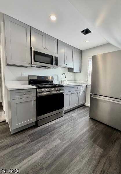 707 E 30th St - Photo 2 of 8