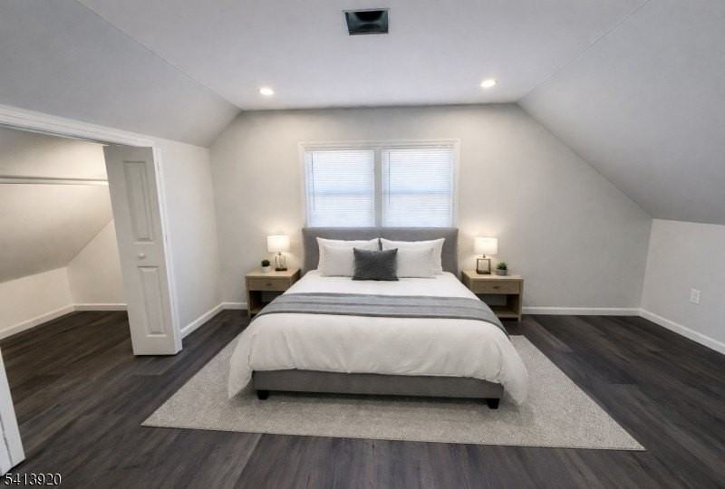 707 E 30th St - Photo 4 of 8