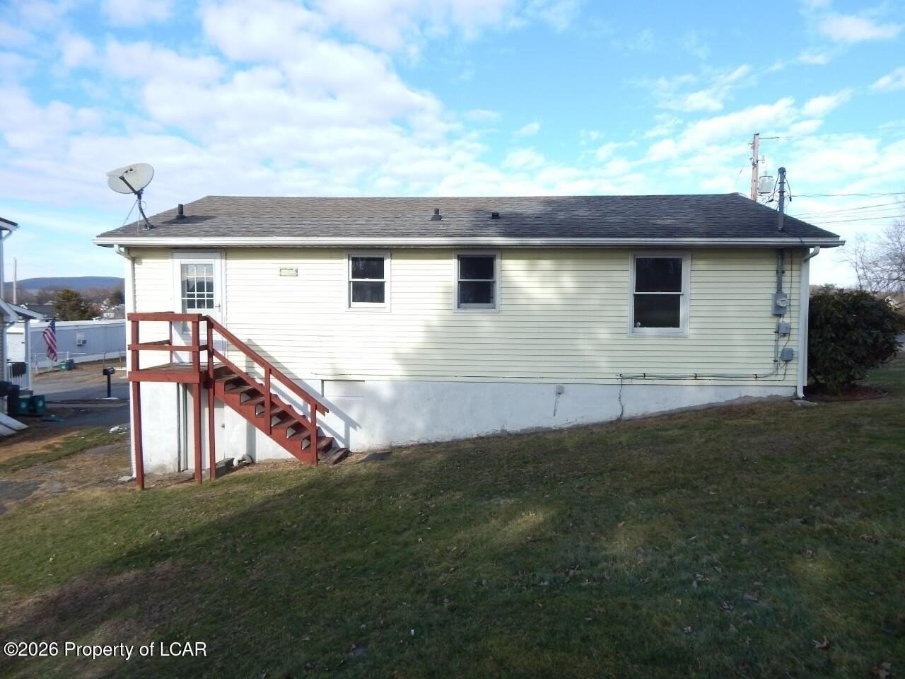 34 Rock St - Photo 4 of 21