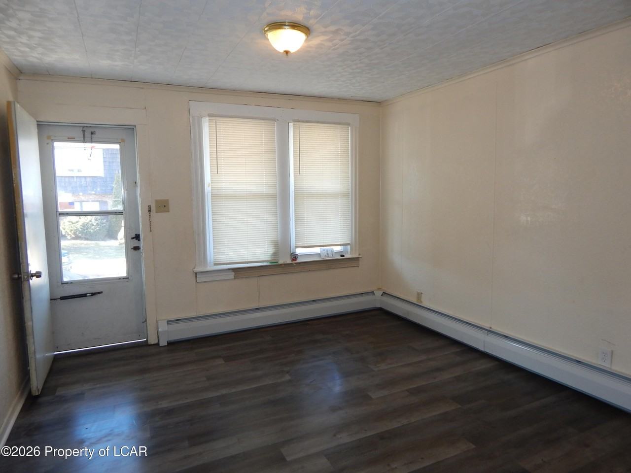 13 Woodbury St - Photo 2 of 11