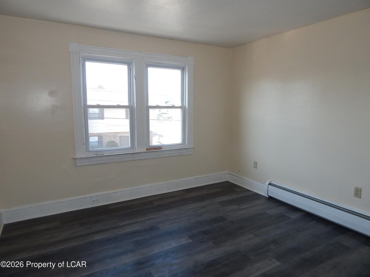 13 Woodbury St - Photo 7 of 11