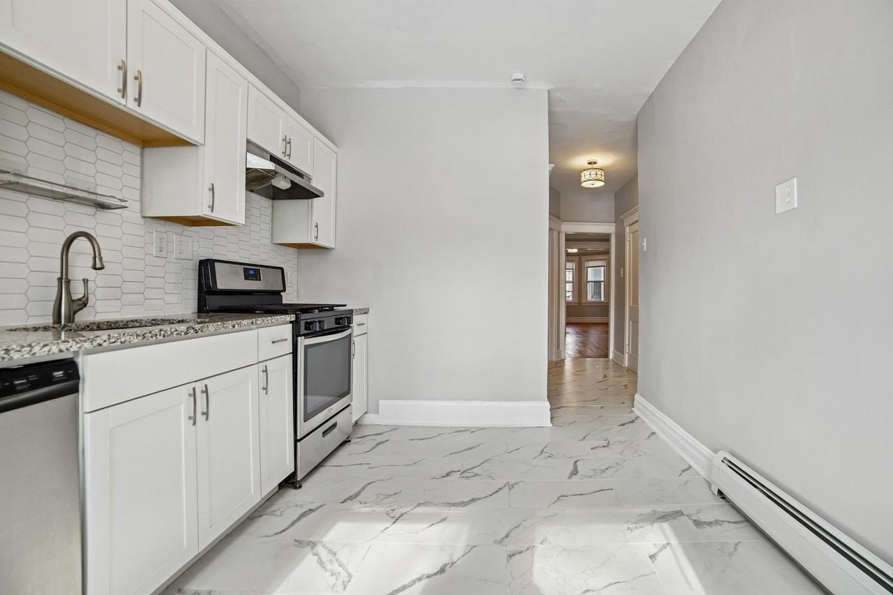 78 W 6th St #1 - Photo 6 of 27