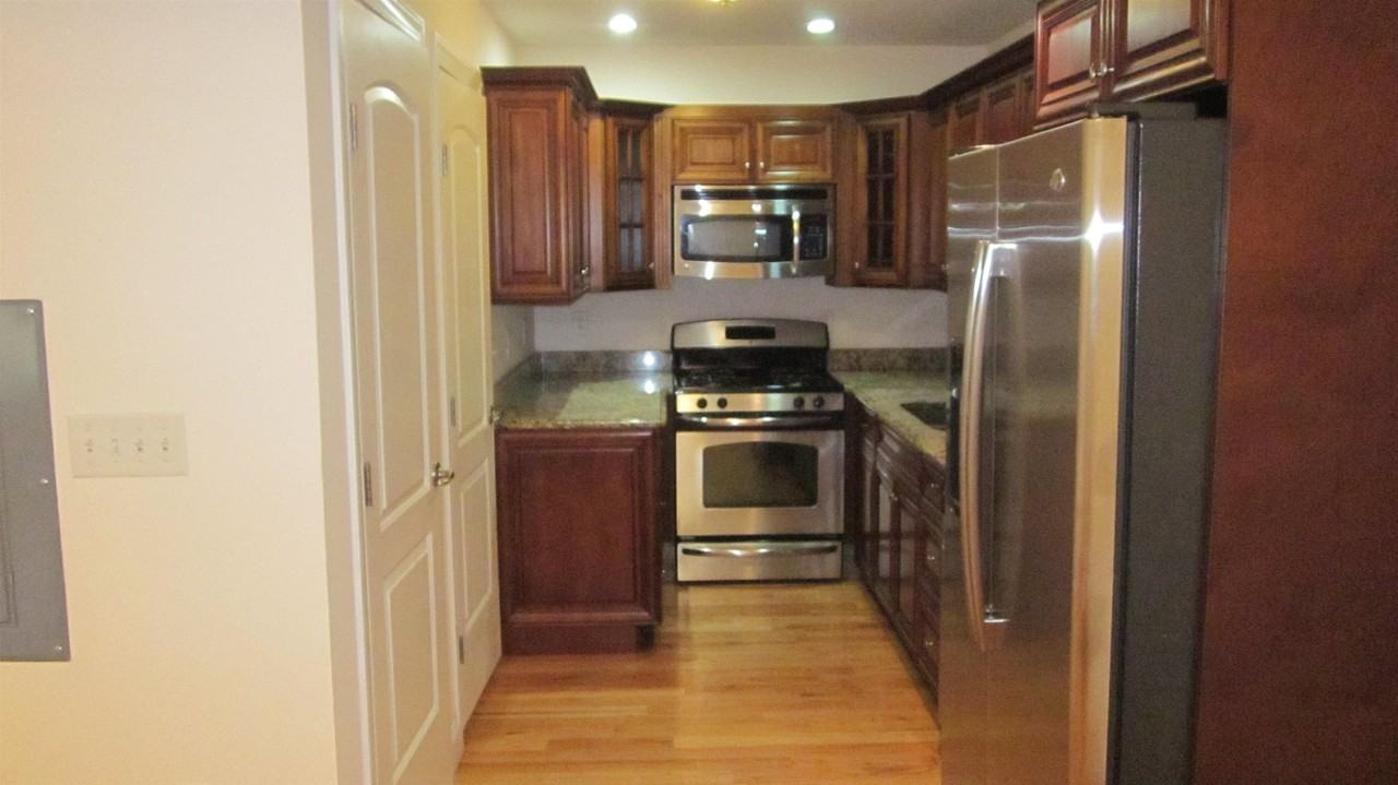 134 63rd St #305 - Photo 4 of 12