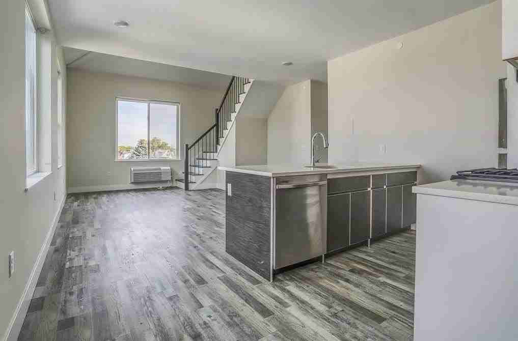 140 Avenue B #401 - Photo 6 of 21