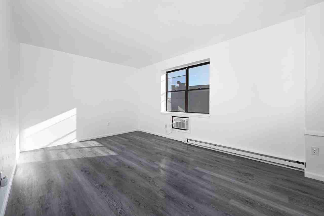 415417 Central Ave #4R - Photo 2 of 10