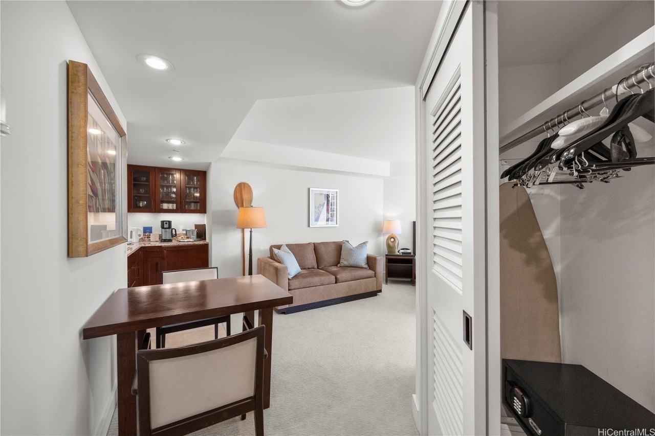 223 Saratoga Rd Unit 1114 - Photo 3 of 23