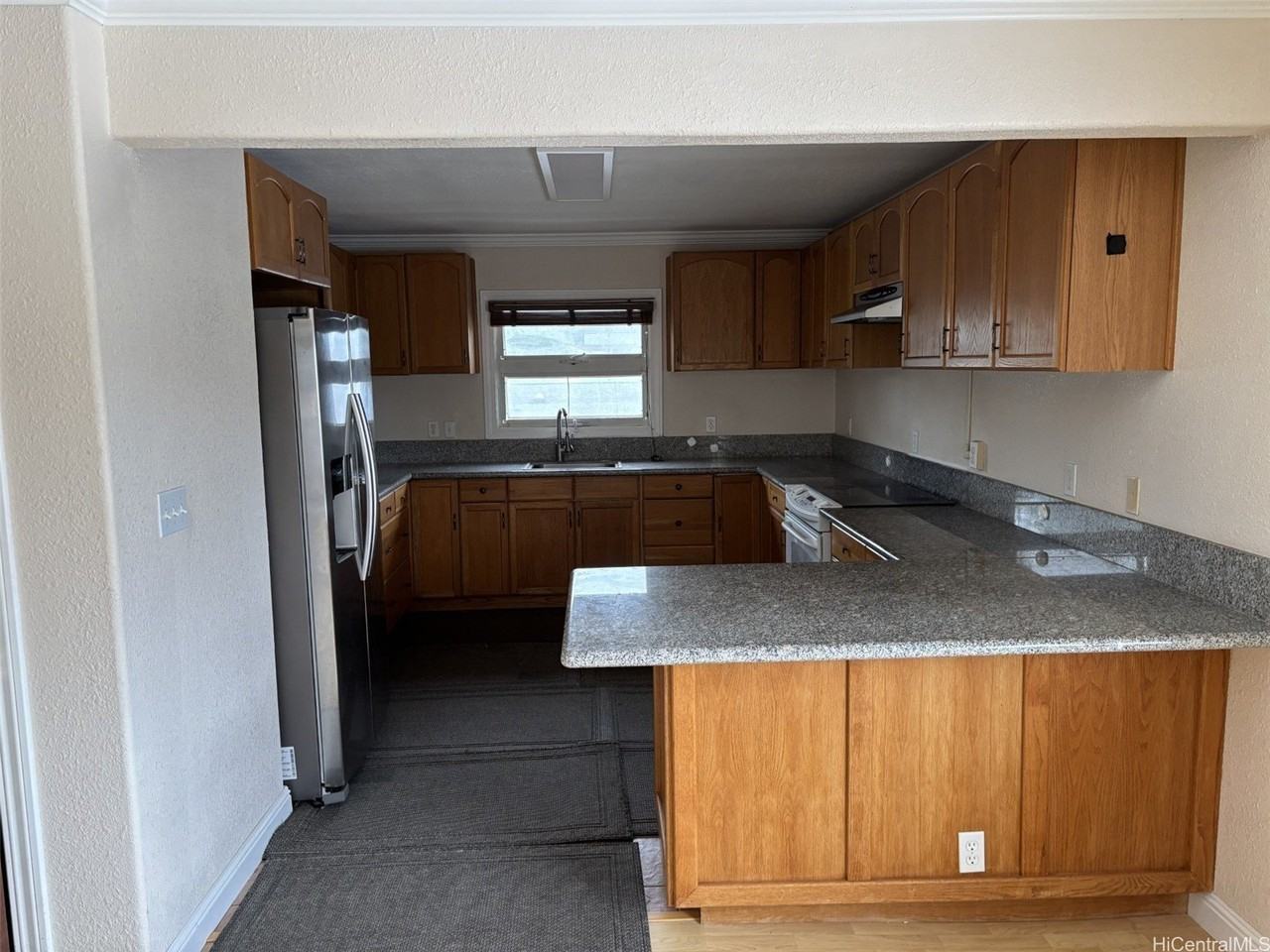 5622 Kanau St - Photo 4 of 12