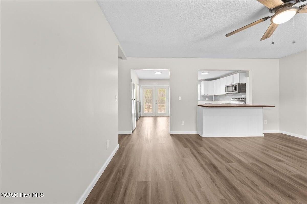 1084 Windblow Rd - Photo 2 of 23