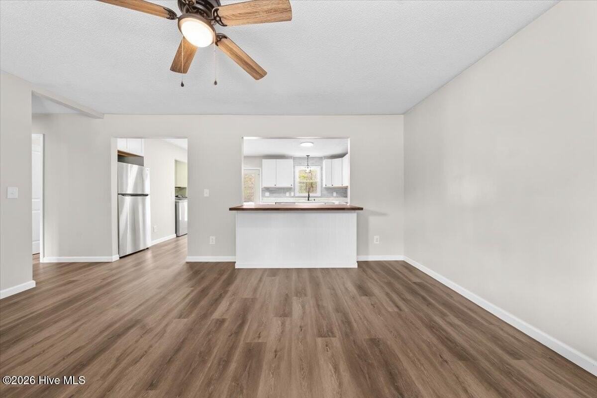 1084 Windblow Rd - Photo 5 of 23