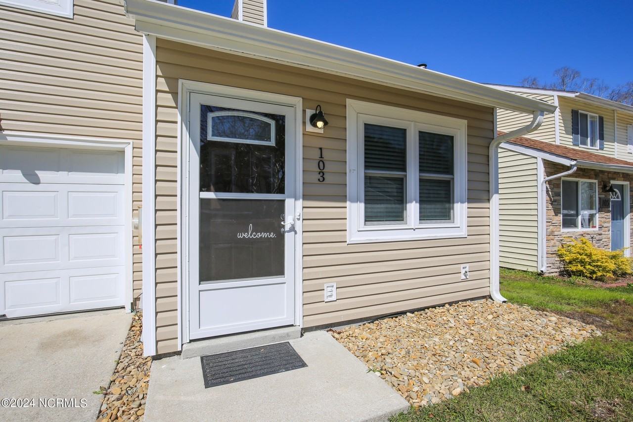 103 Brenda Dr - Photo 5 of 39