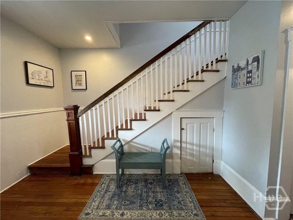 648 E Henry St - Photo 3 of 43