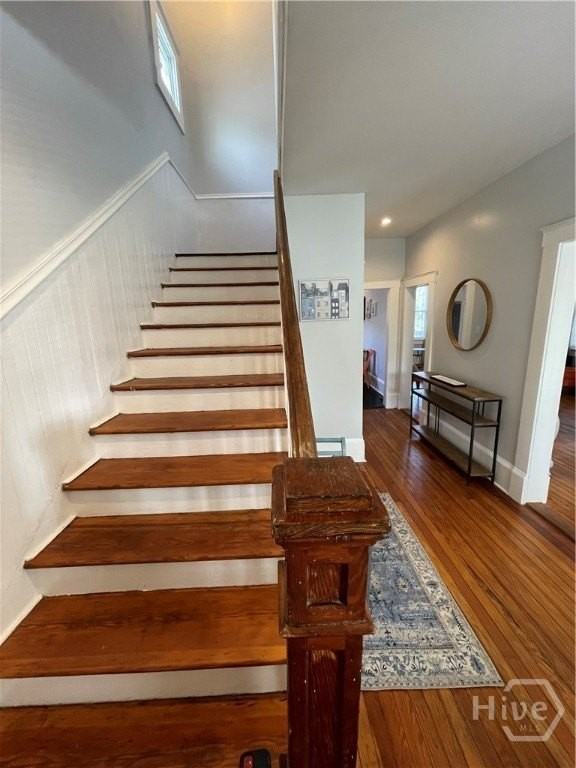 648 E Henry St - Photo 4 of 43