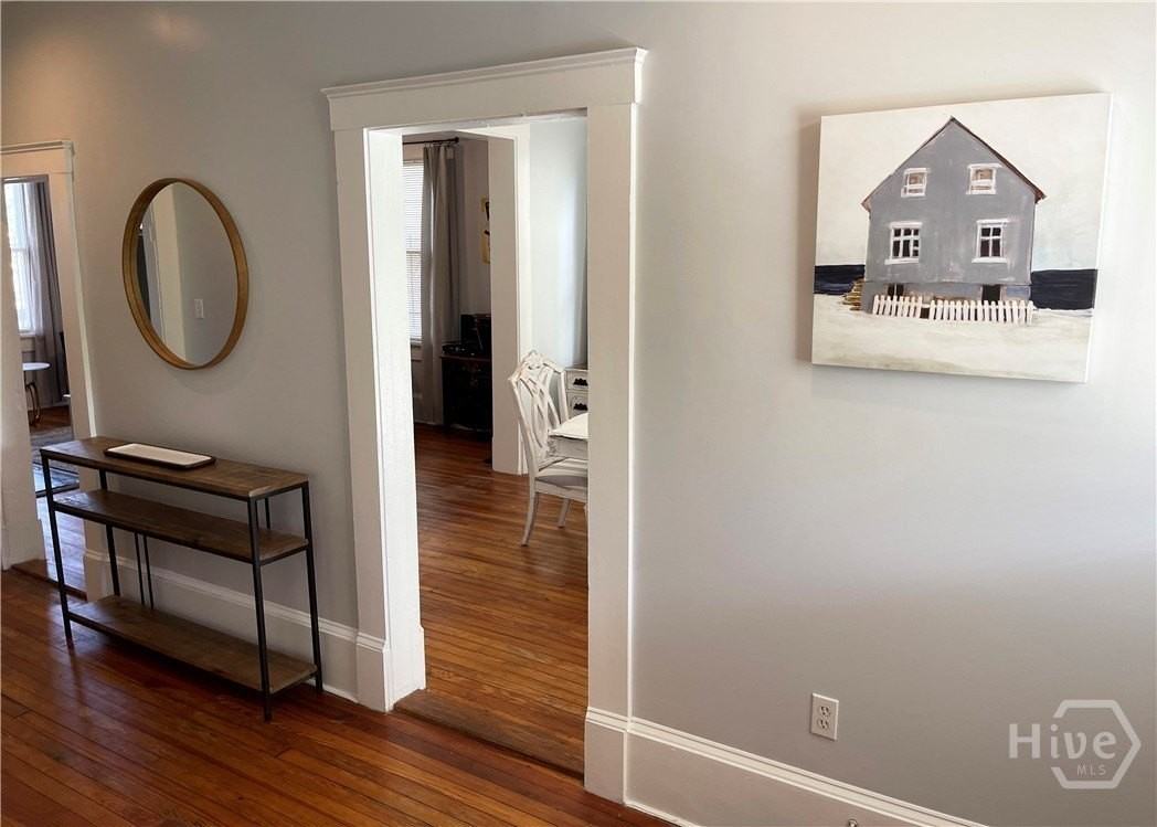 648 E Henry St - Photo 5 of 43