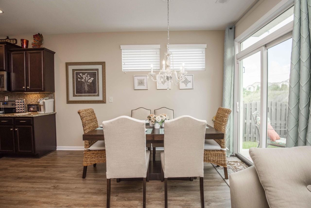 10708 Grantham Ln - Photo 4 of 13