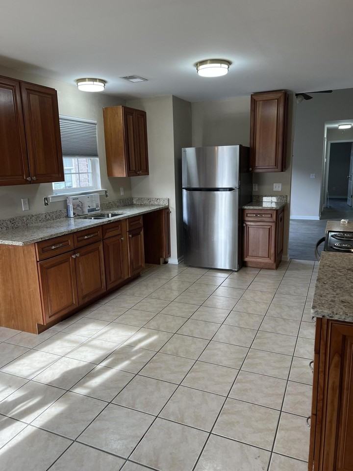 601 Sherard Cir - Photo 3 of 22