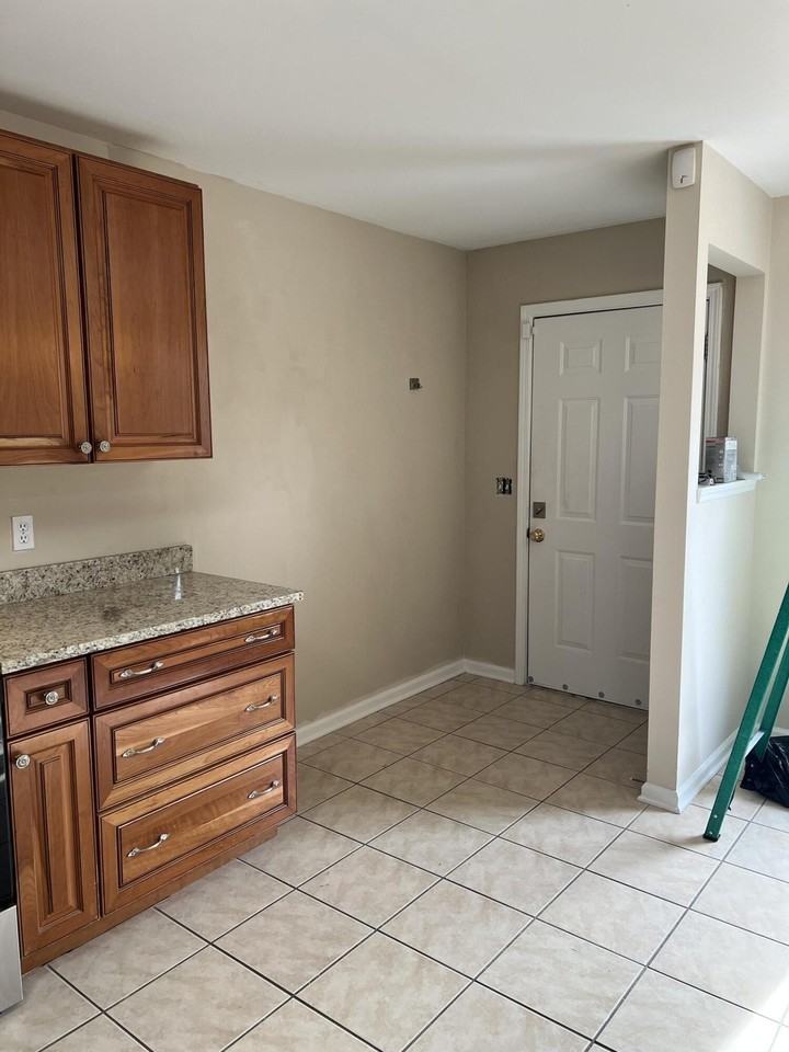 601 Sherard Cir - Photo 5 of 22