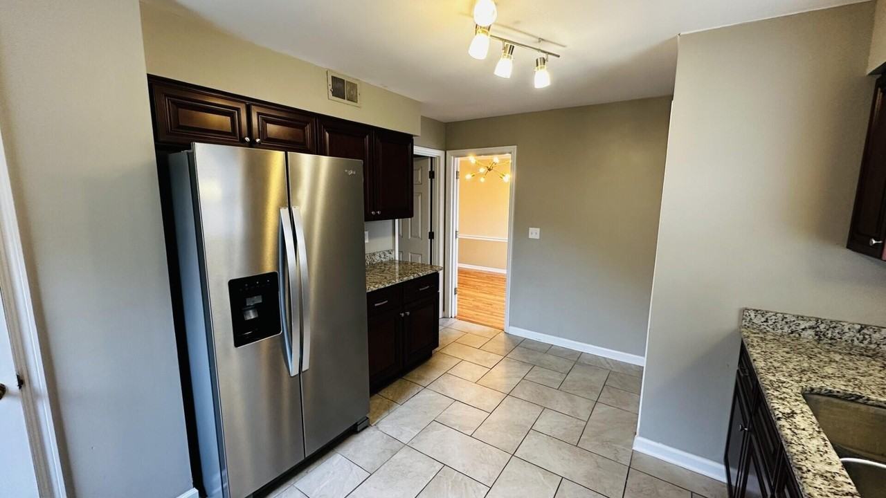 2948A Candlelight Way - Photo 4 of 33