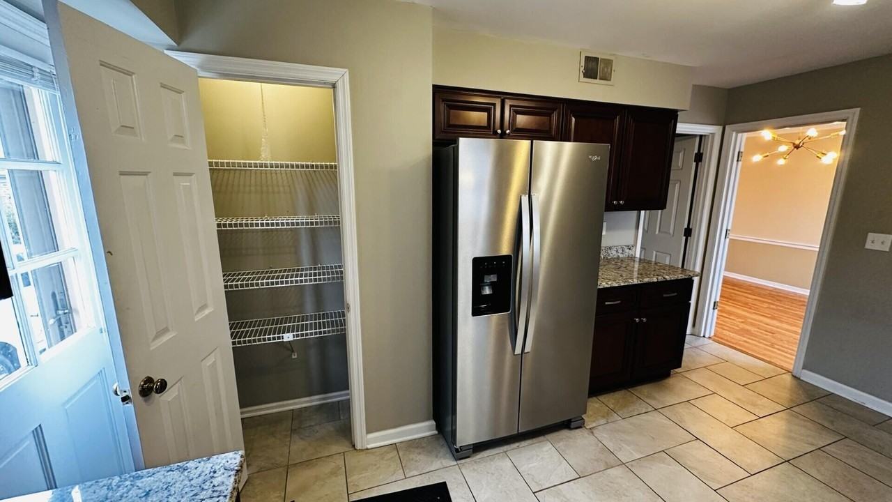 2948A Candlelight Way - Photo 6 of 33